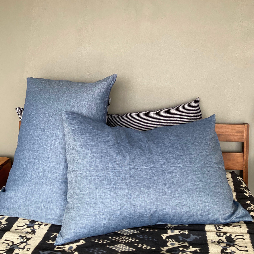 5 Ways to Use a Headboard Pillow