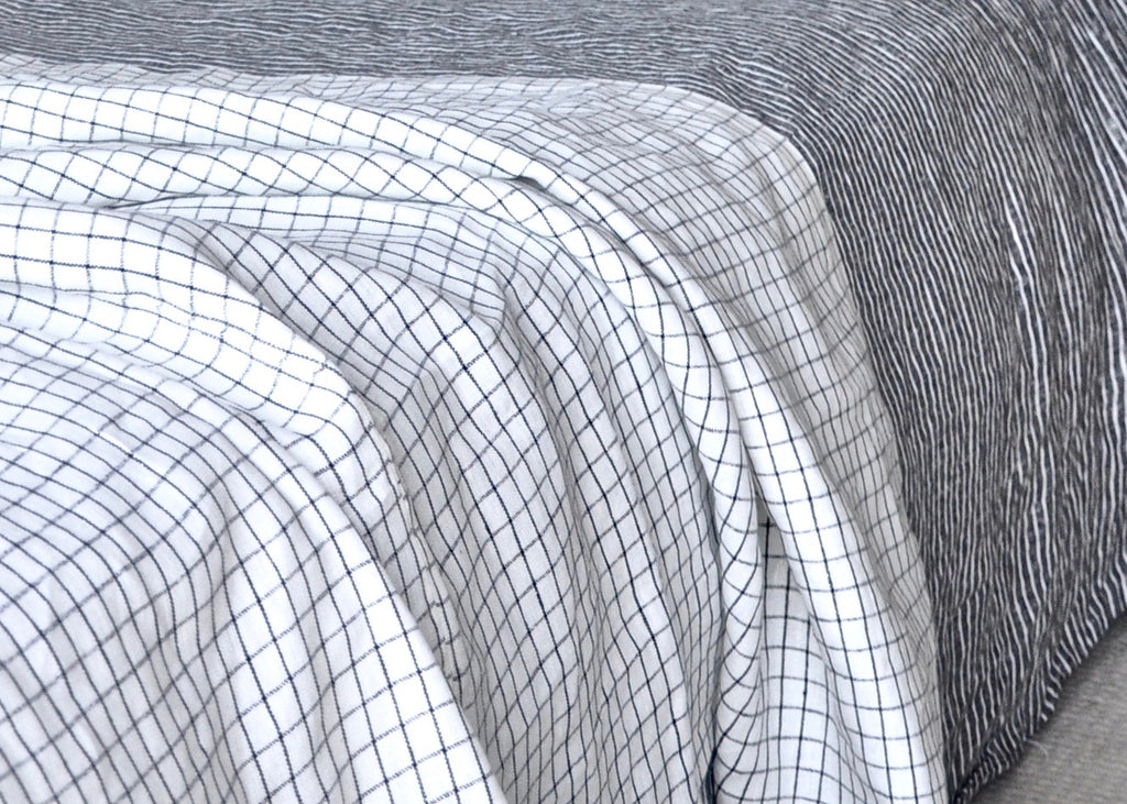 Graphe Grid Utility Throw