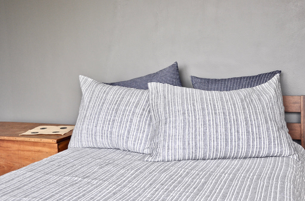 Julia  Big Cushion Assorted Colors - Modernplum